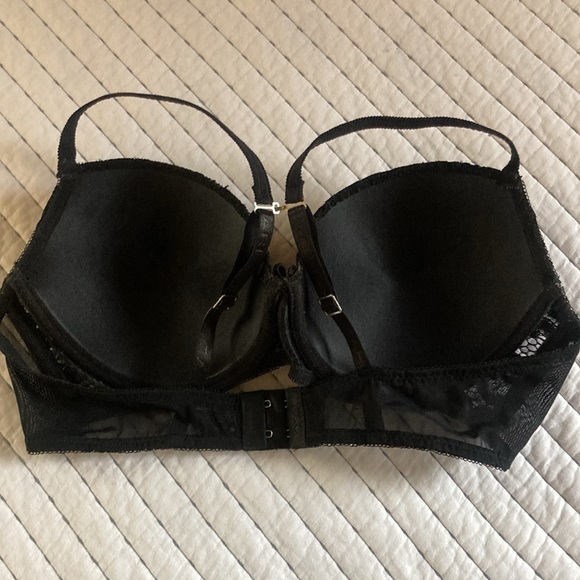 TAHARI 38C black wired padded cup bra in great barely worn preowned condition - Picture 5 of 16